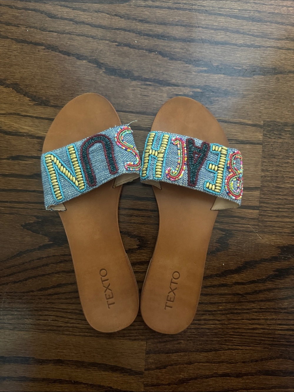 TEXT0 Tan Beaded Slide Sandals with Colorful 'BEACH SUN' Detail
